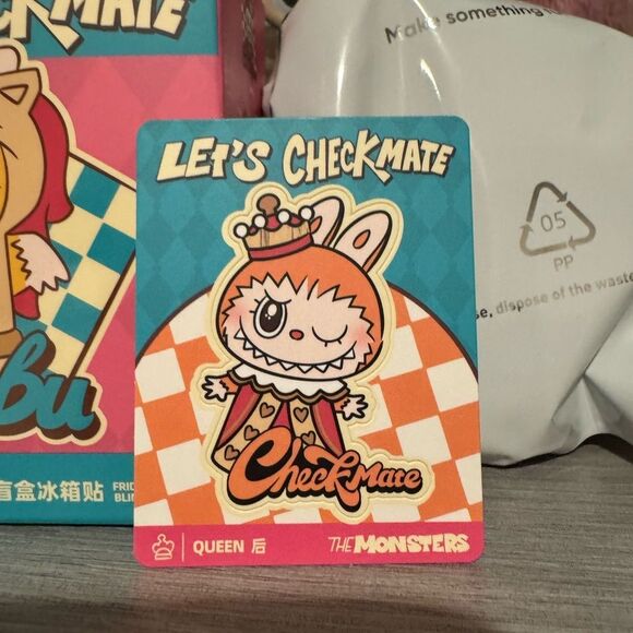 THE MONSTERS Labubu Let’s Checkmate Fridge Magnet - Queen - Picture 2 of 4